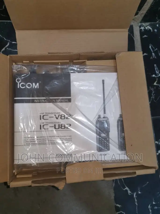 Icom Ic-V82 VHF Walkie-Talkie Radio