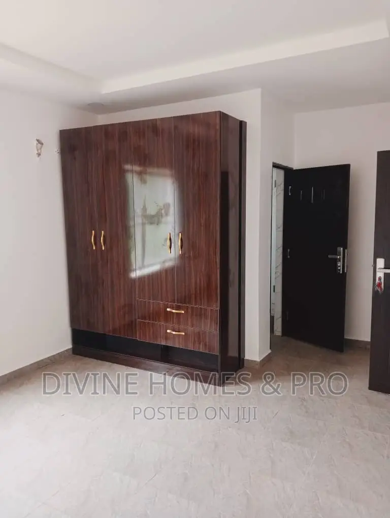 4bdrm Duplex in Life Camp for rent
