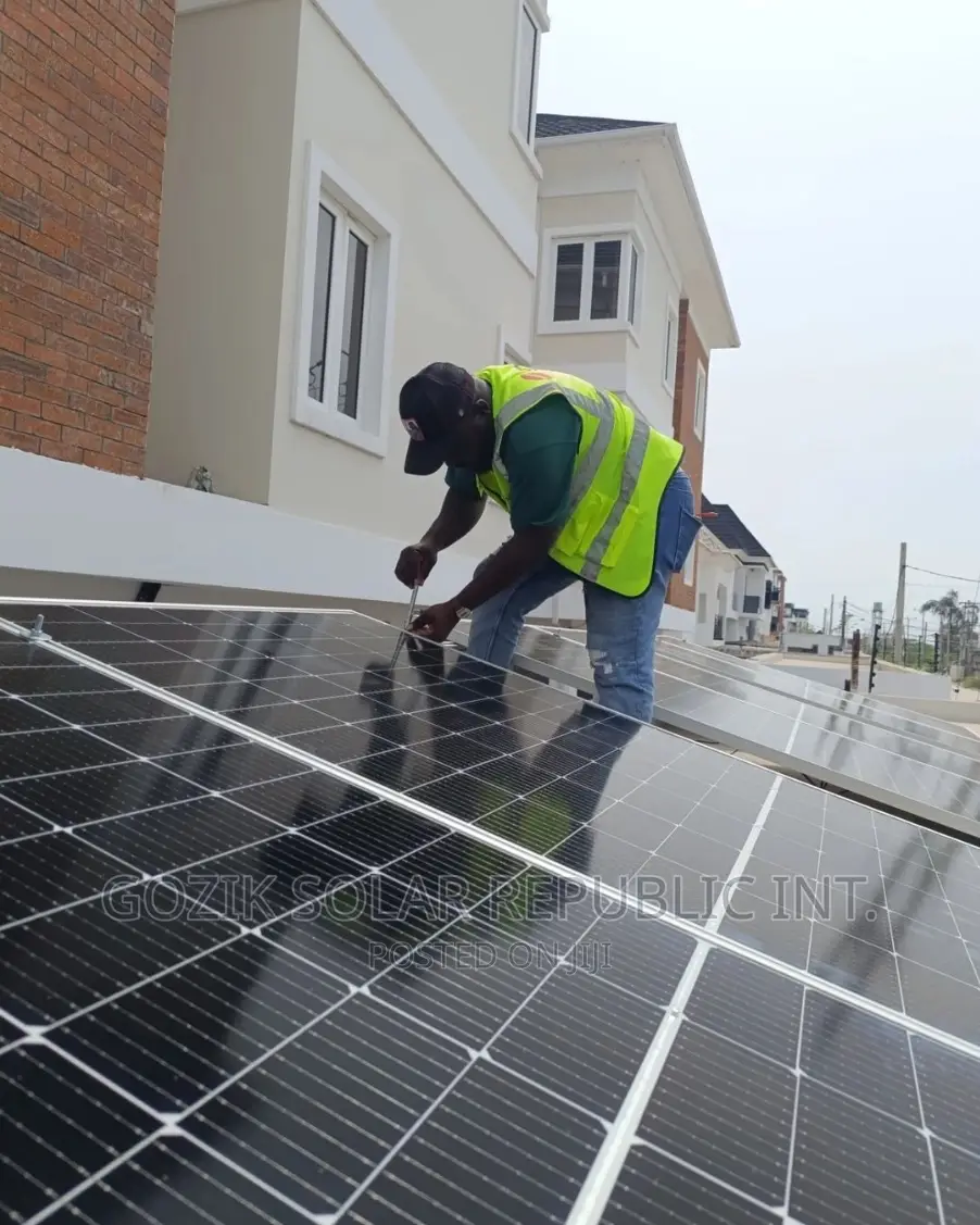 .12kva Srne Solar Hybrid Inverter 15kwh Srne Lithium Battery