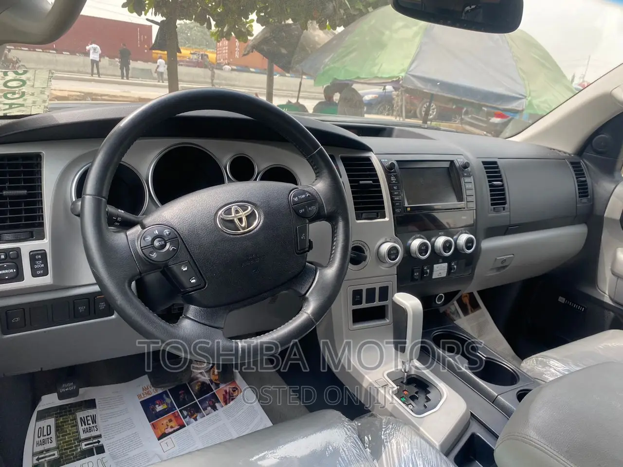 Toyota Sequoia 2011 Silver