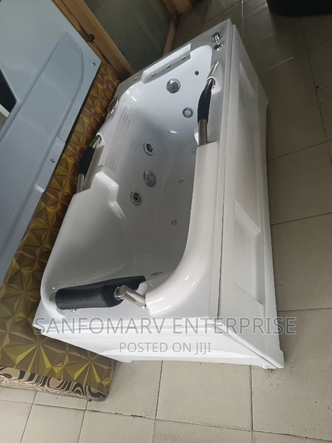 Short Single Jacuzzi