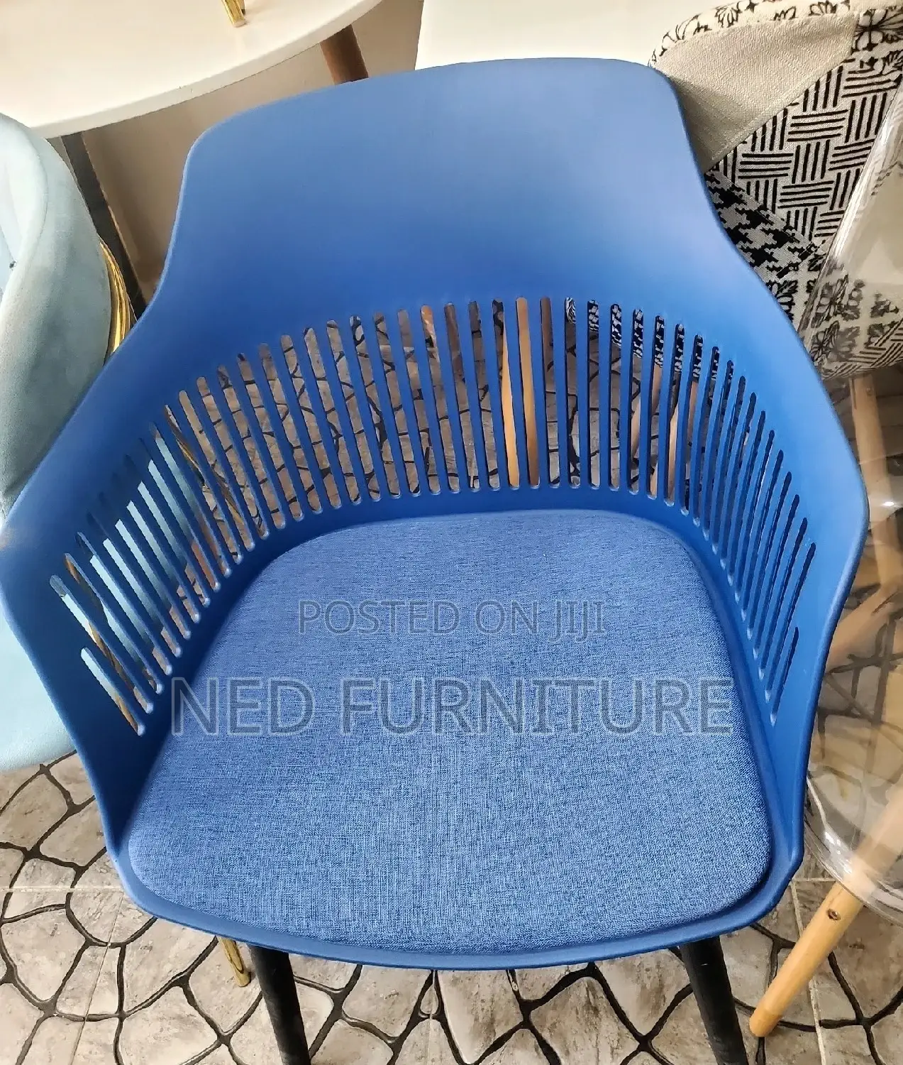 Quality Restaurant Chiars