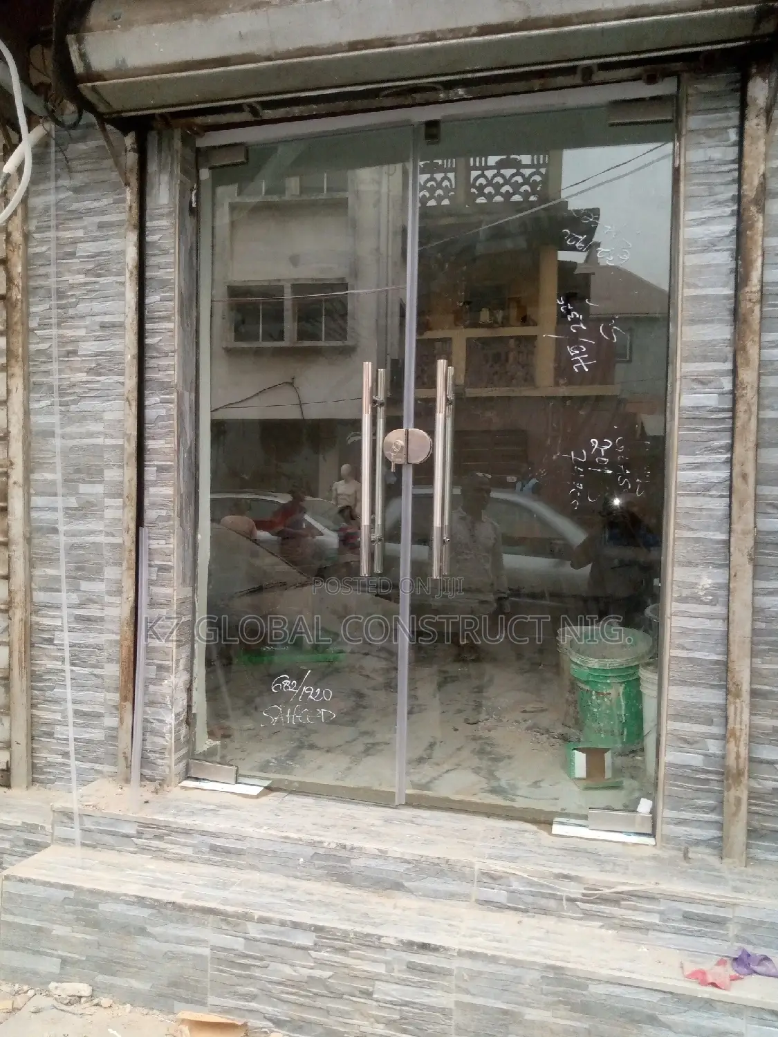 Frameless Double Leaves Swing Door Volume 10