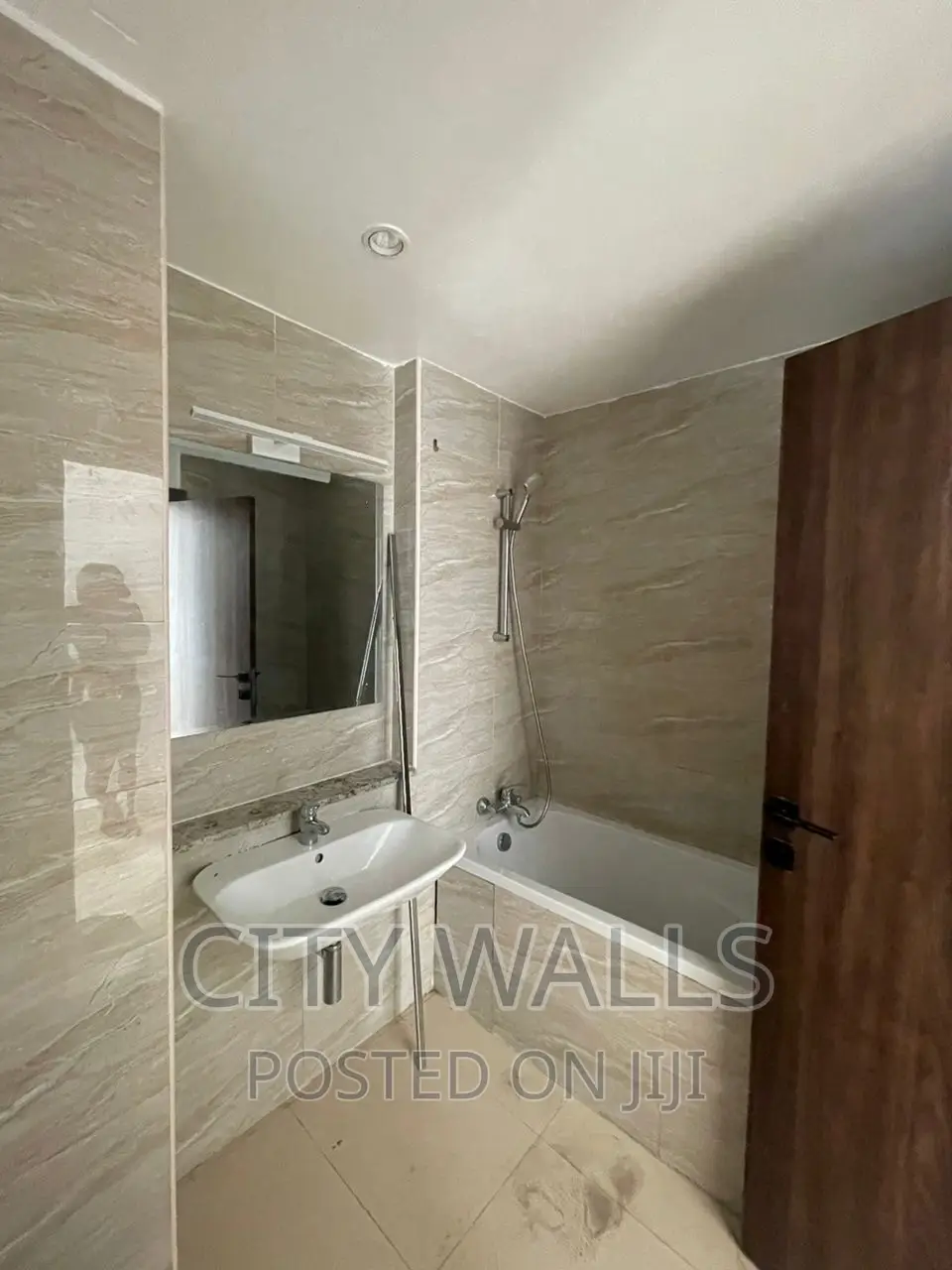 2bdrm Block of Flats in Blue Waters Estate, Victoria Island Extension