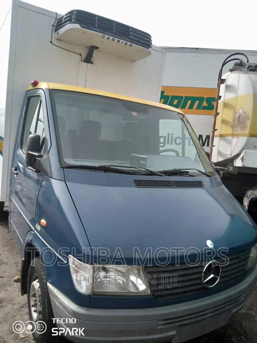 Mercedes Benz Sprinter Cooling Van
