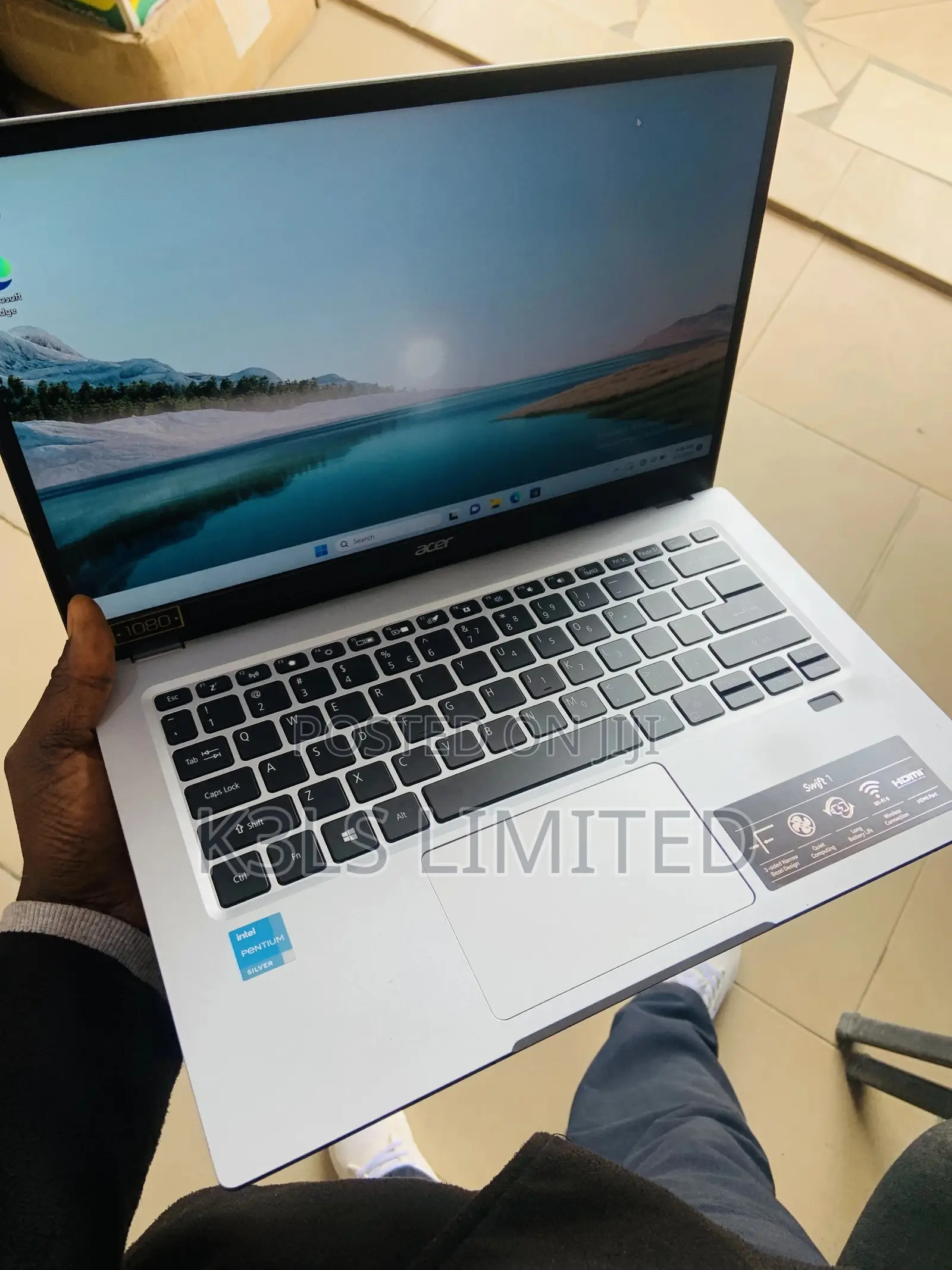 Laptop Acer Swift 1 8GB Intel Pentium SSD 256GB