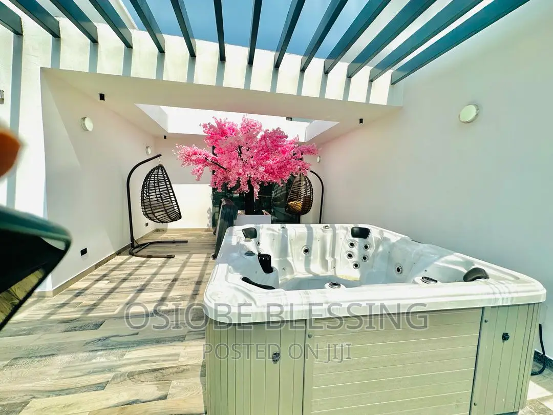 Luxury Party Villa(3bedrooms ) Penthouse in Lekki