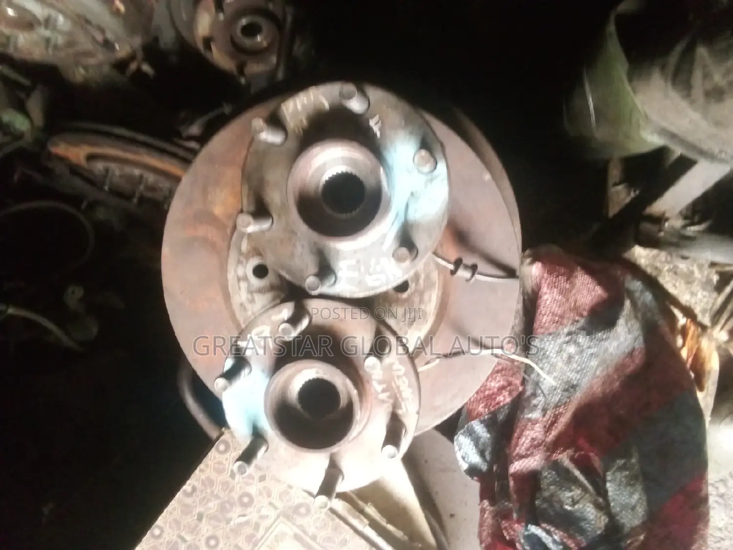 Front Hub Nissan Pathfinder 05,