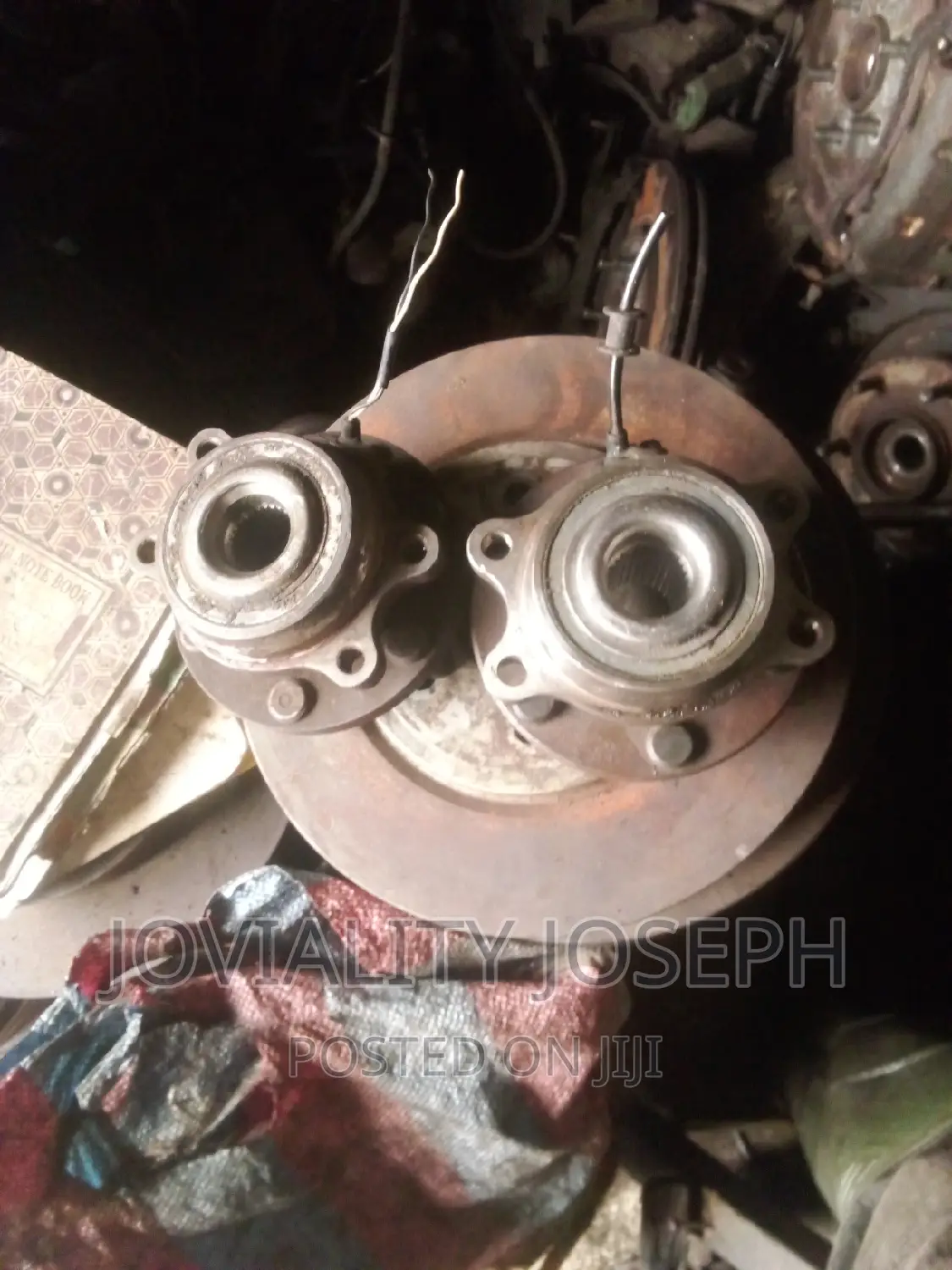 Front Hub Nissan Pathfinder 05,