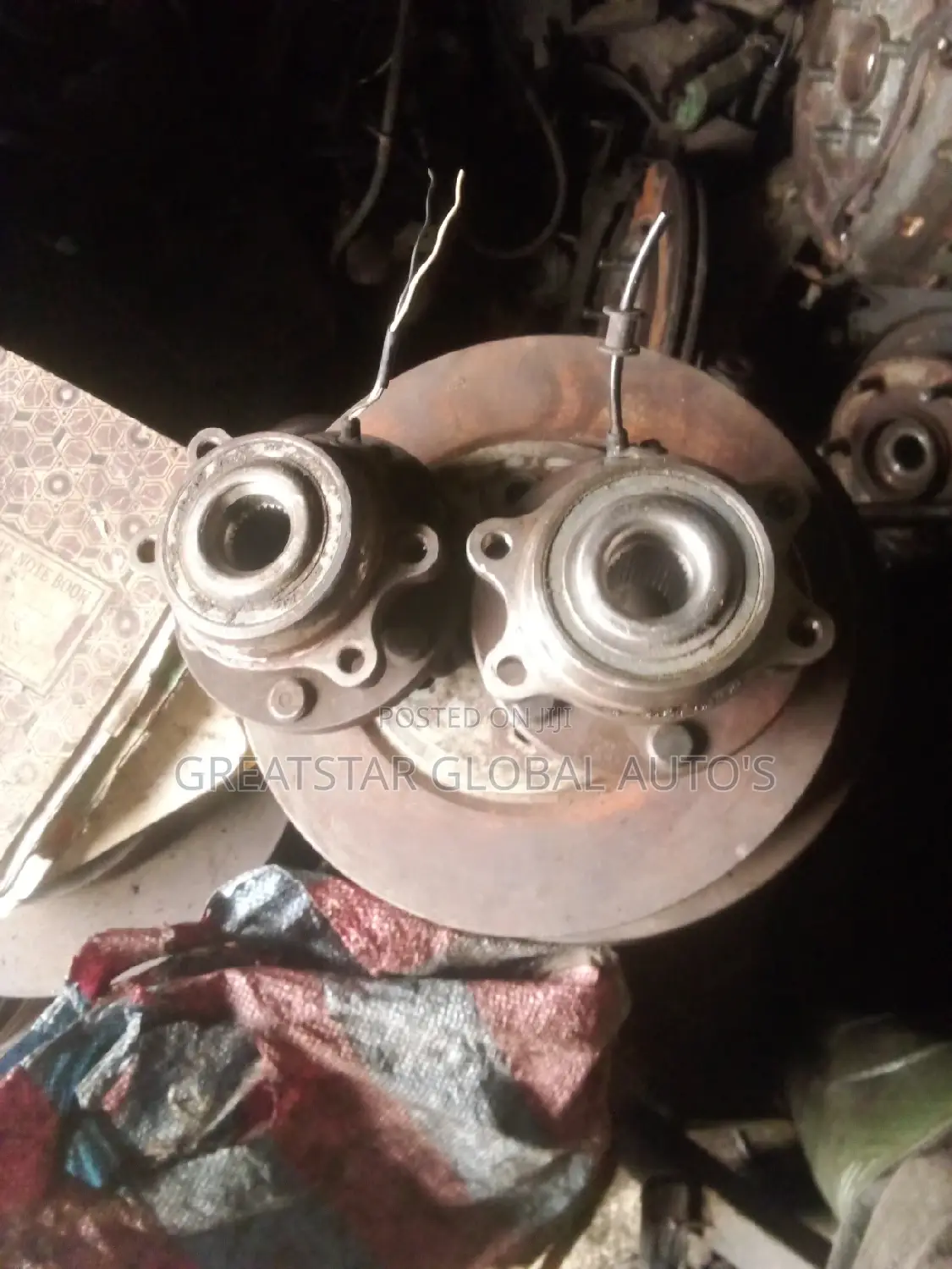 Front Hub Nissan Pathfinder 05,