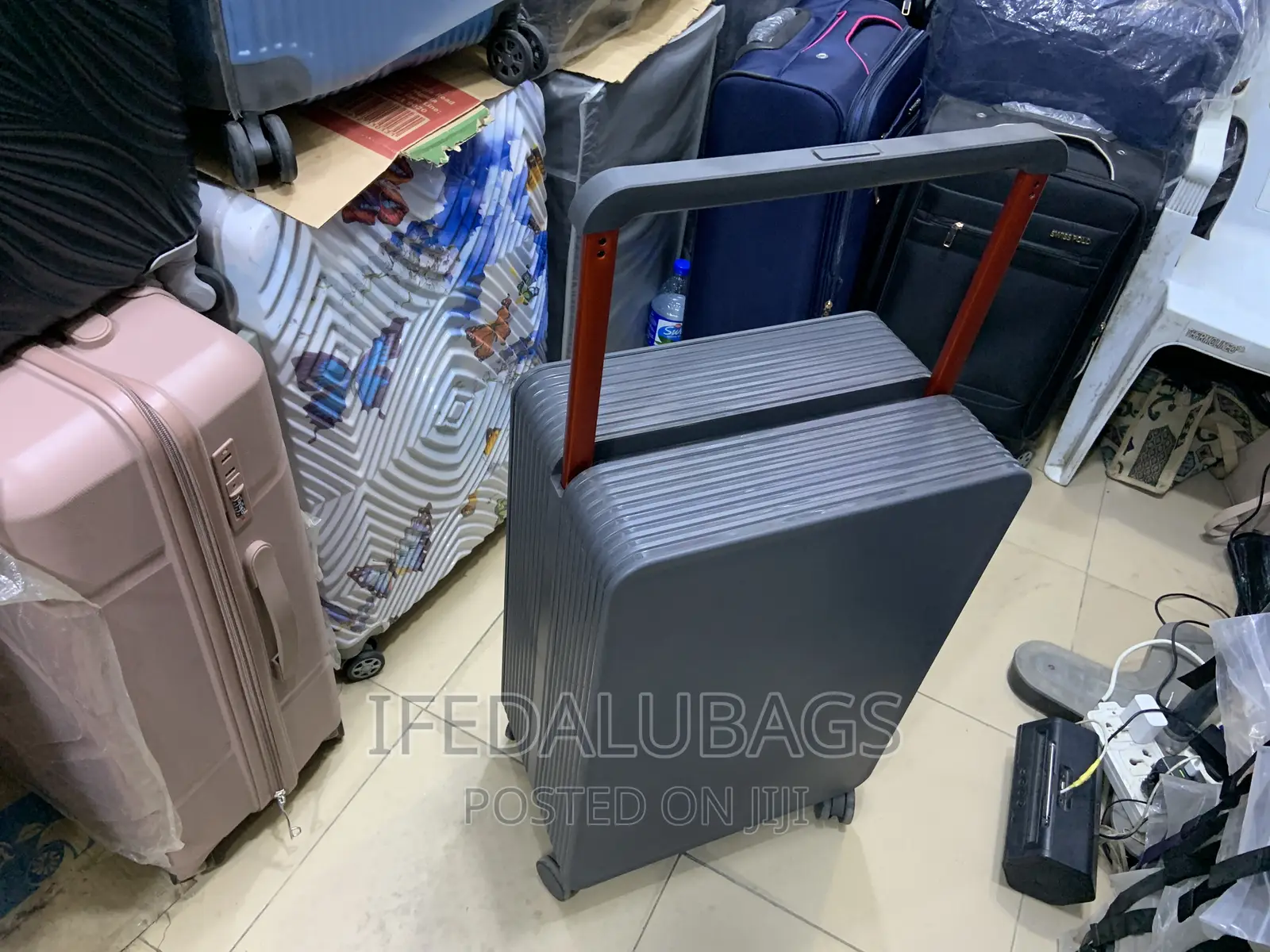 Medium Size Luxury Quality Imported Widepole Travel Luggage