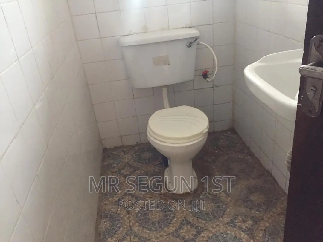 2bdrm Bungalow in Olorunkemi Estate, Akala Express for rent