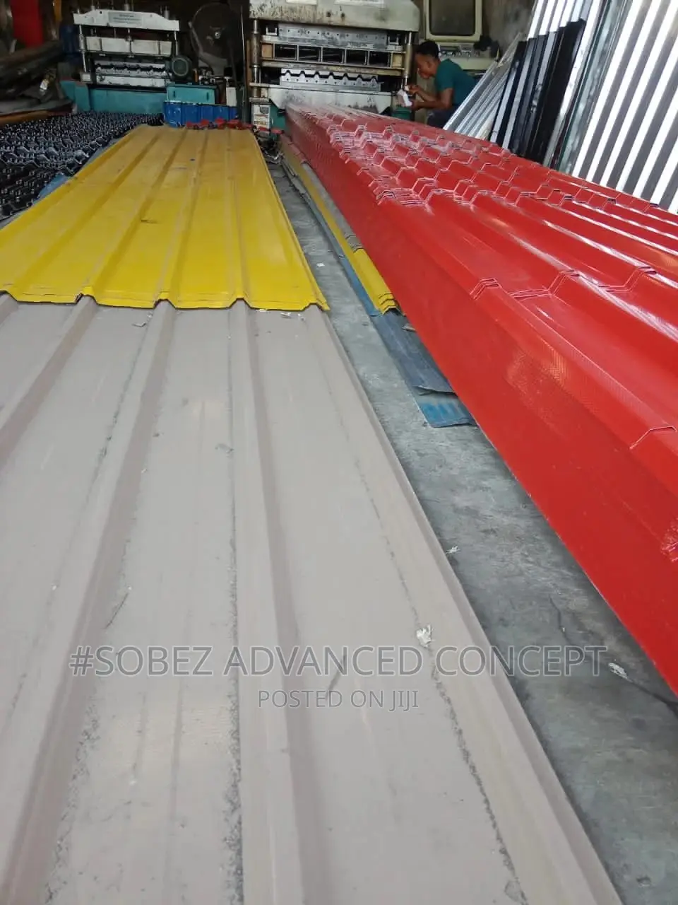 Red and Bright Yellow Long Span Aluminum Roof
