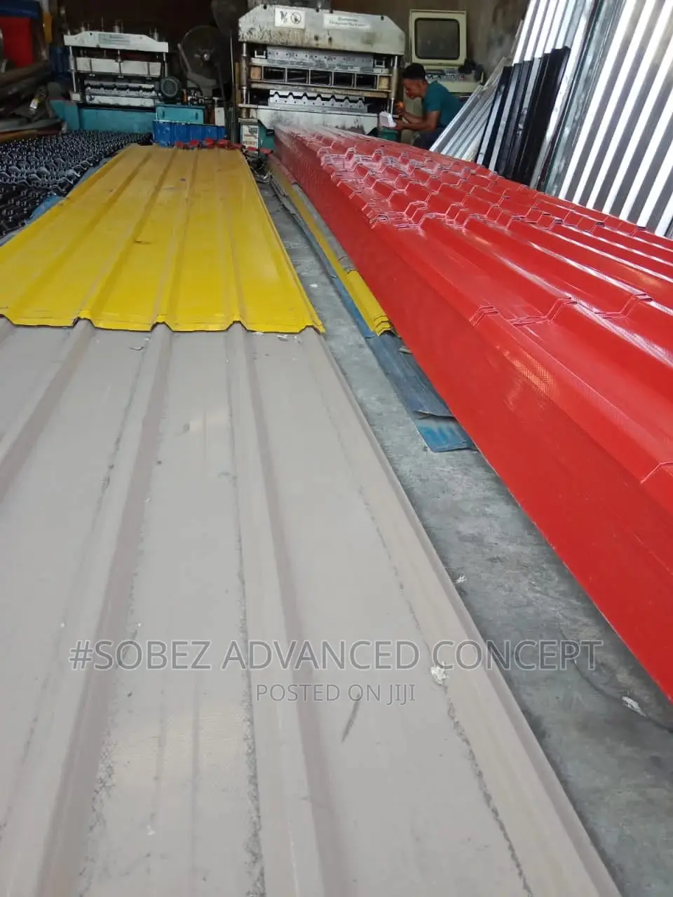 Red and Bright Yellow Long Span Aluminum Roof