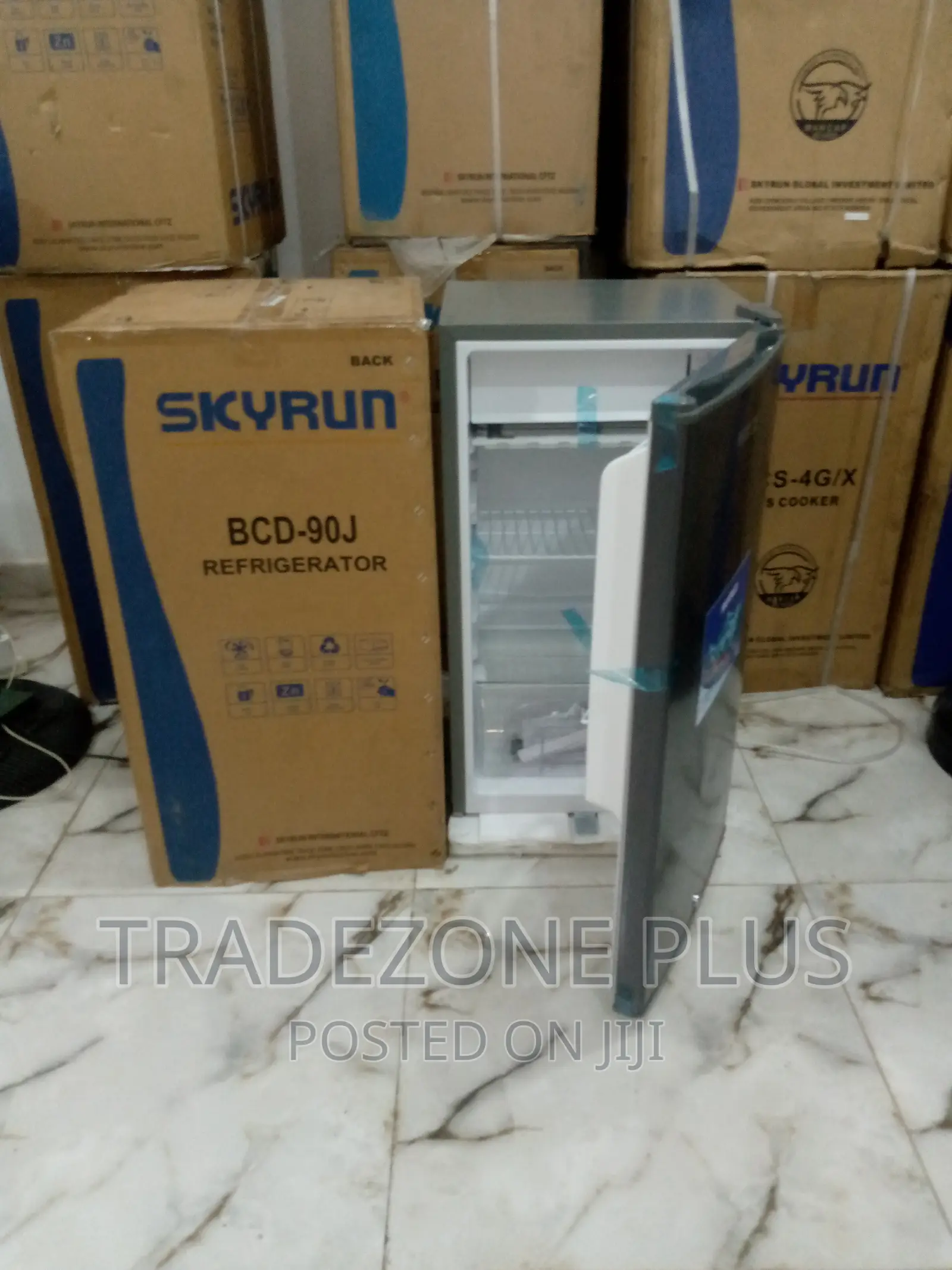 Skyrun Single Door Anti-Rust Refrigerator 80litre BCD-90J