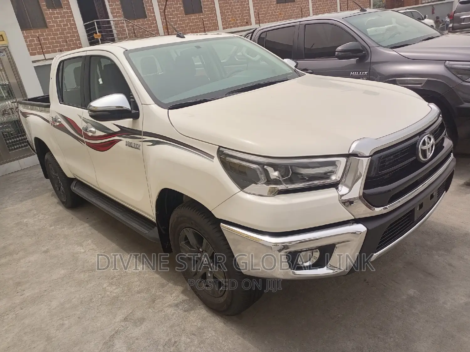 New Toyota Hilux 2023 White