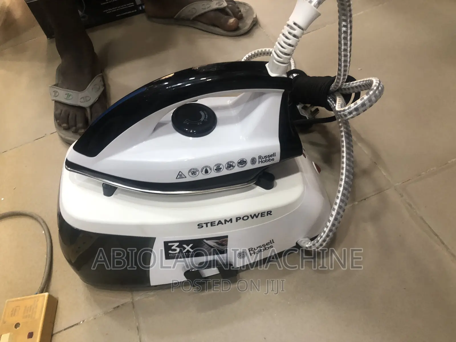 Russell Hobbs Steam Power Generator Iron