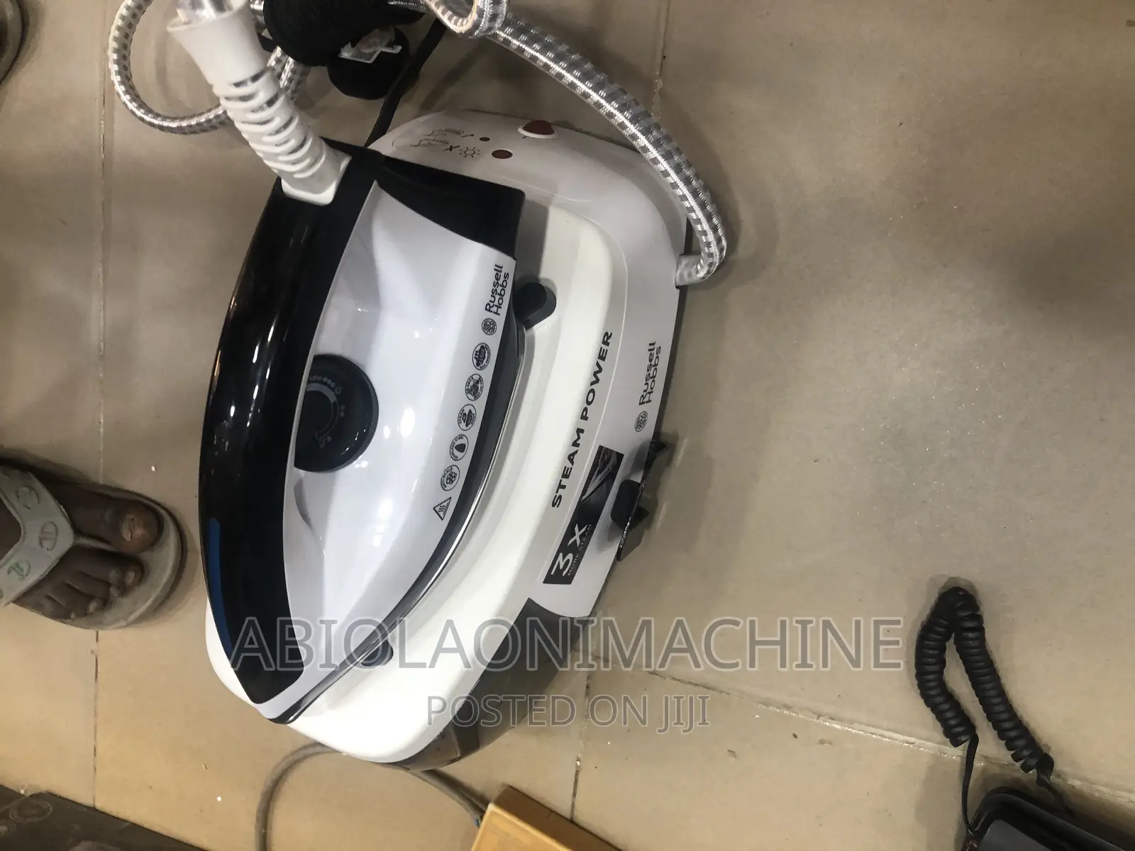 Russell Hobbs Steam Power Generator Iron