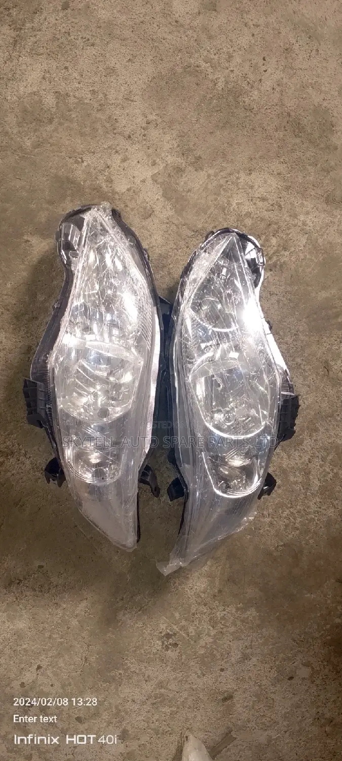 Complete Set Of Corolla 2010 (South Africa) Head Lamp