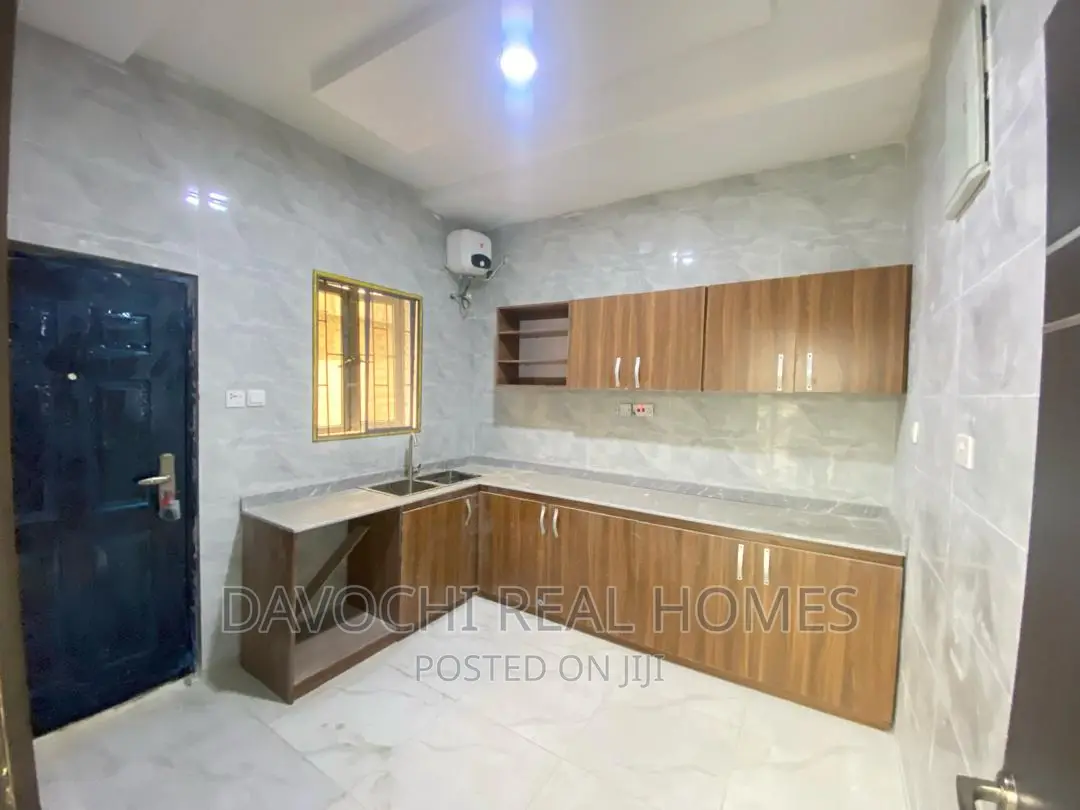 4bdrm Duplex in Chevron Conservation, Lekki for rent