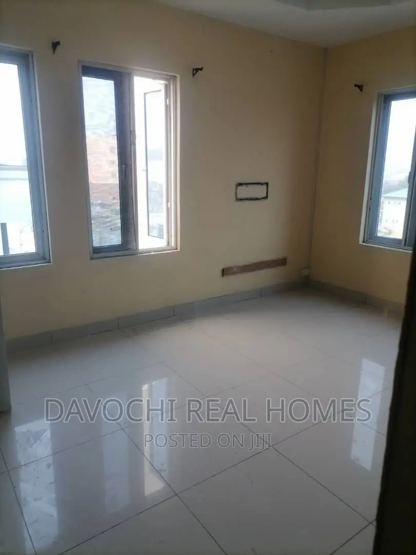 3bdrm Apartment in Oral Estate By, Lekki for rent