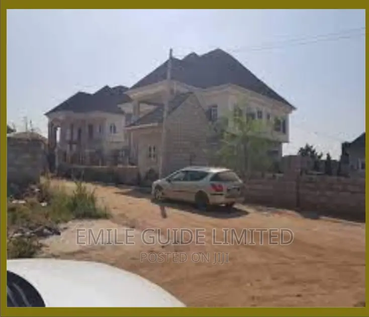 6bdrm Apartment In Emile Guide, Wuse 2 For Sale