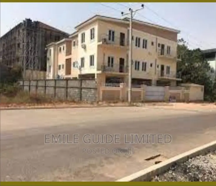 6bdrm Apartment In Emile Guide, Wuse 2 For Sale