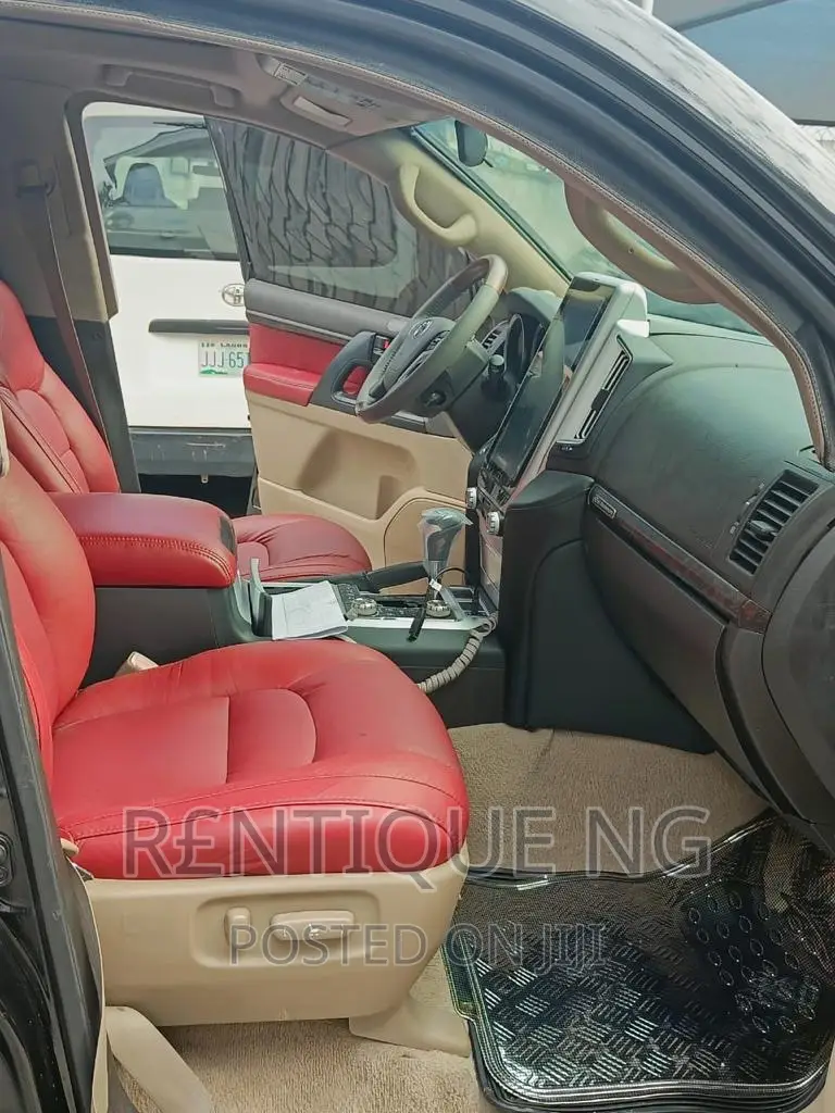 Toyota Land Cruiser RENTAL