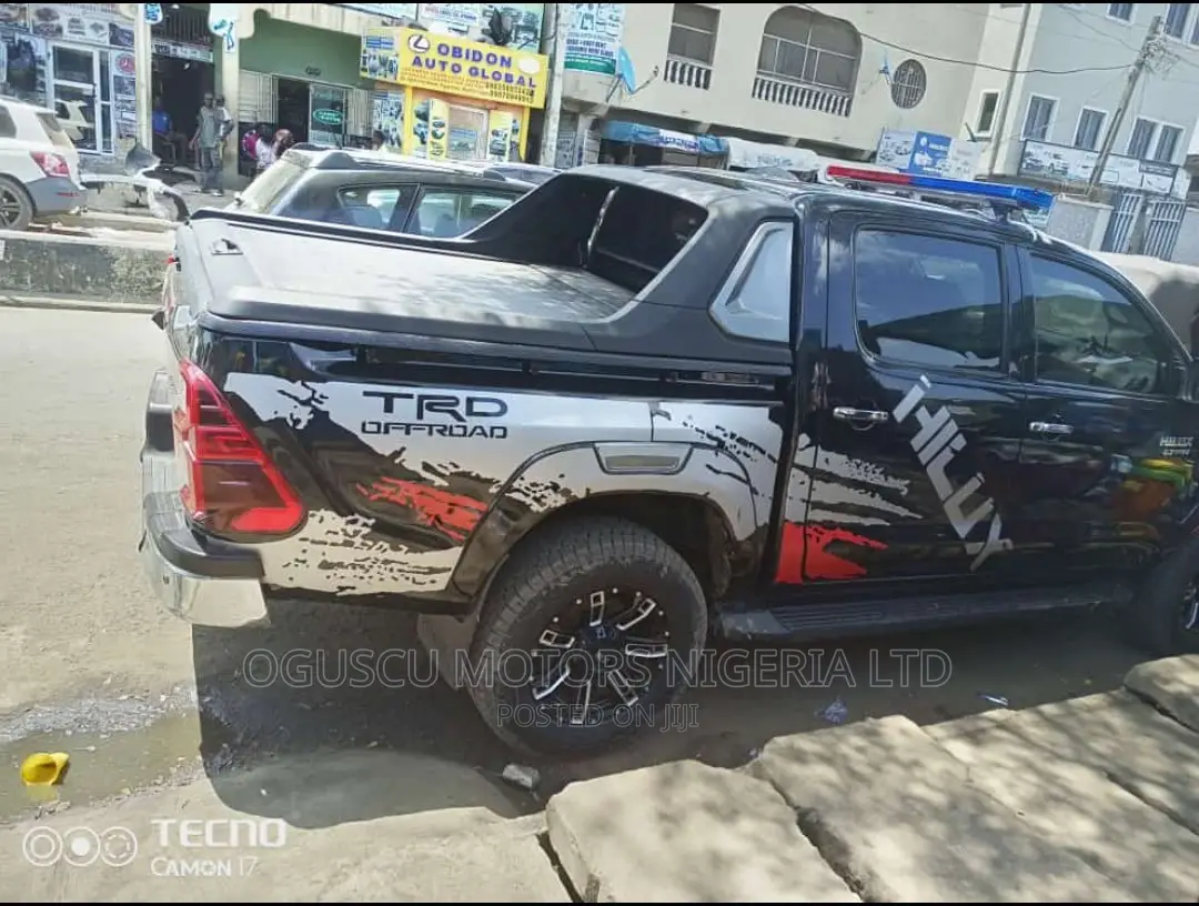 Hilux 2020 Booth Cover TRD With Roller