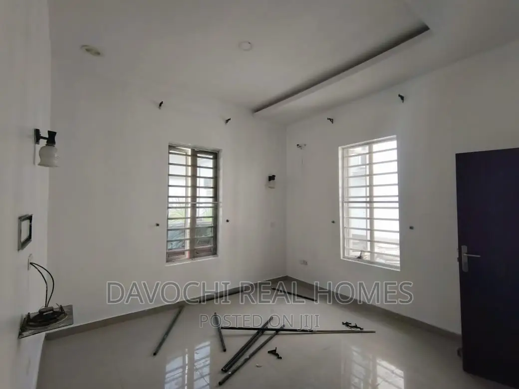 5bdrm Duplex in Osapa London Estate, Lekki for rent