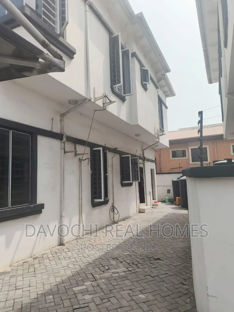 5bdrm Duplex in Osapa London Estate, Lekki for rent