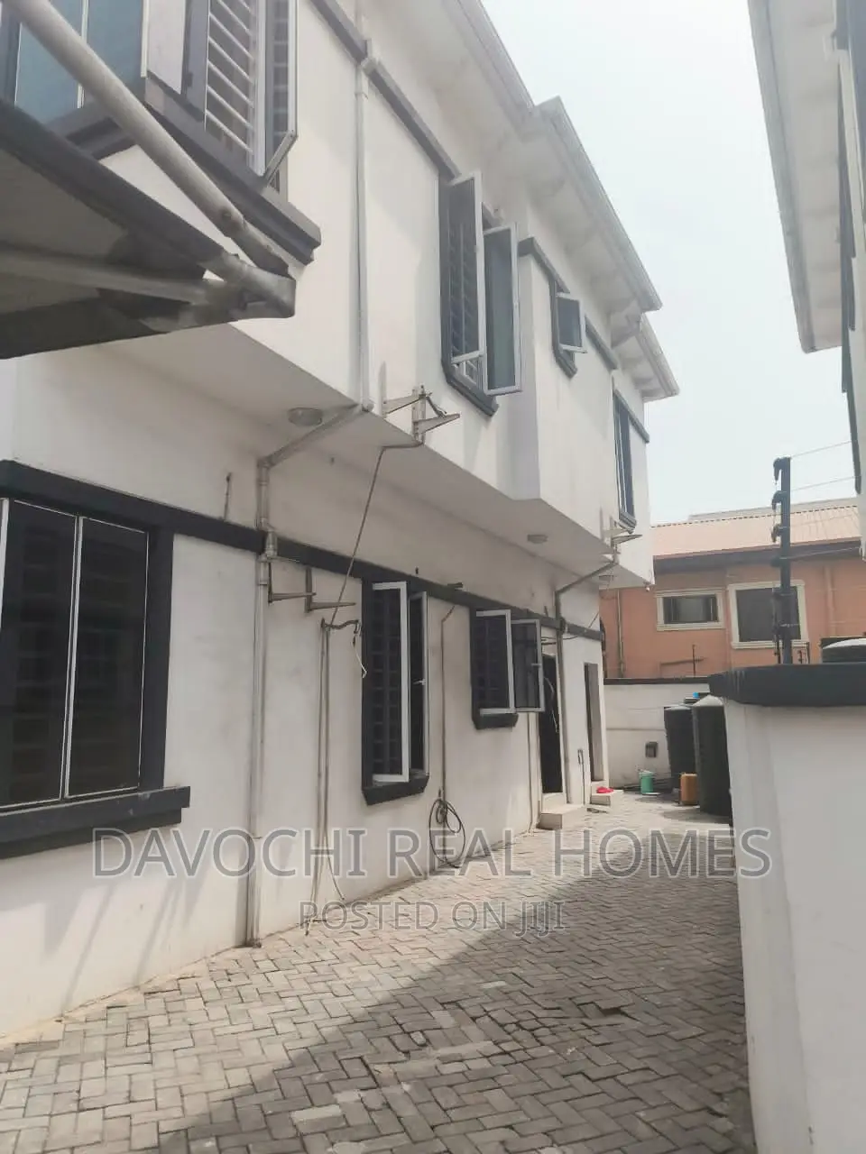 5bdrm Duplex in Osapa London Estate, Lekki for rent