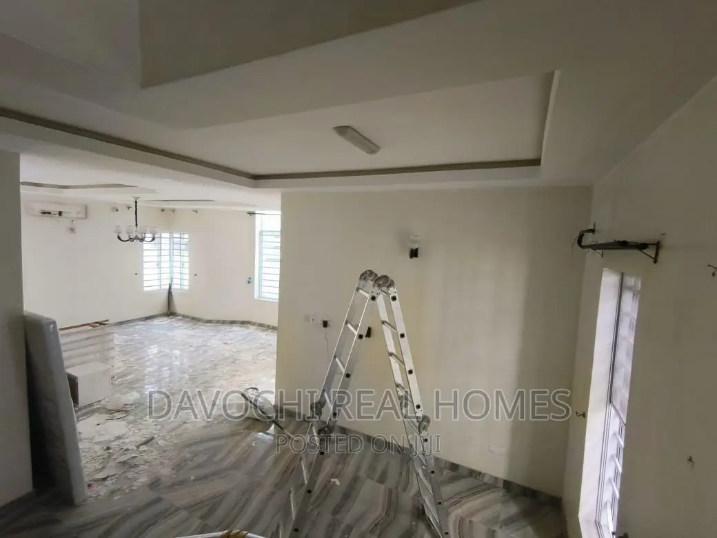 5bdrm Duplex in Osapa London Estate, Lekki for rent