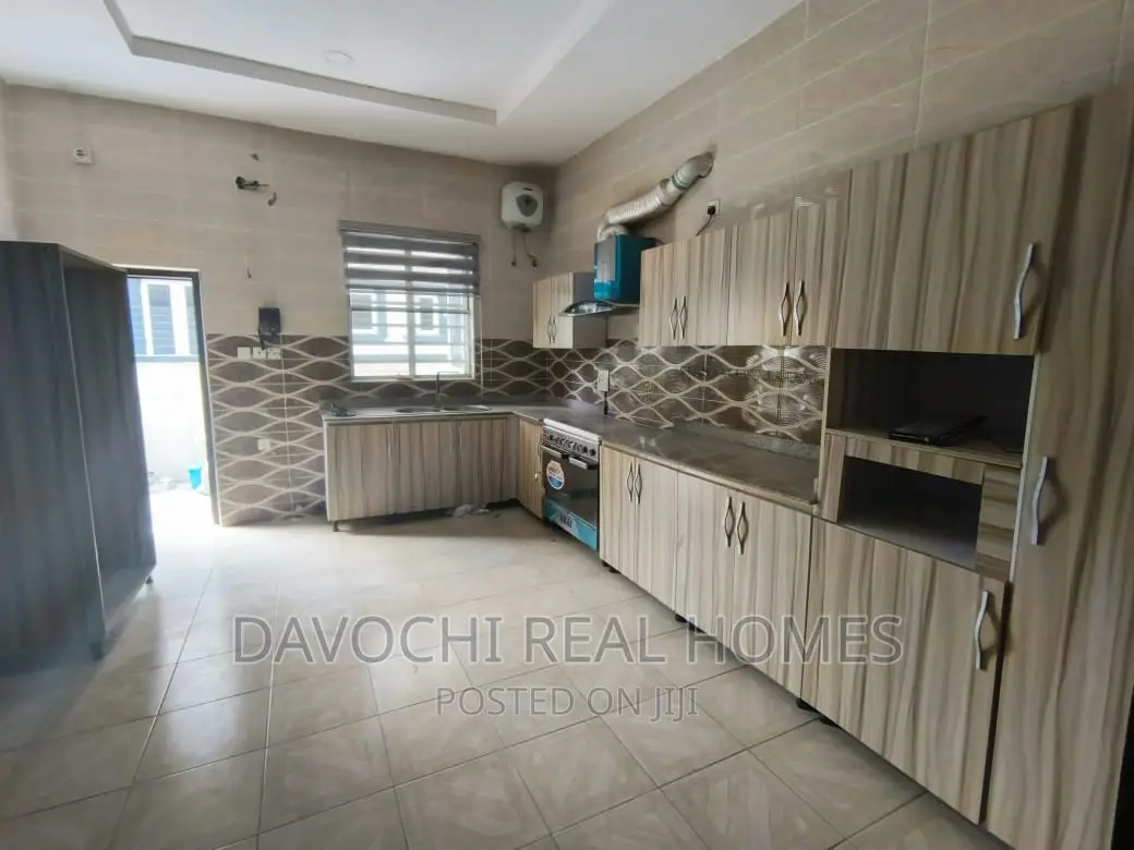 5bdrm Duplex in Osapa London Estate, Lekki for rent