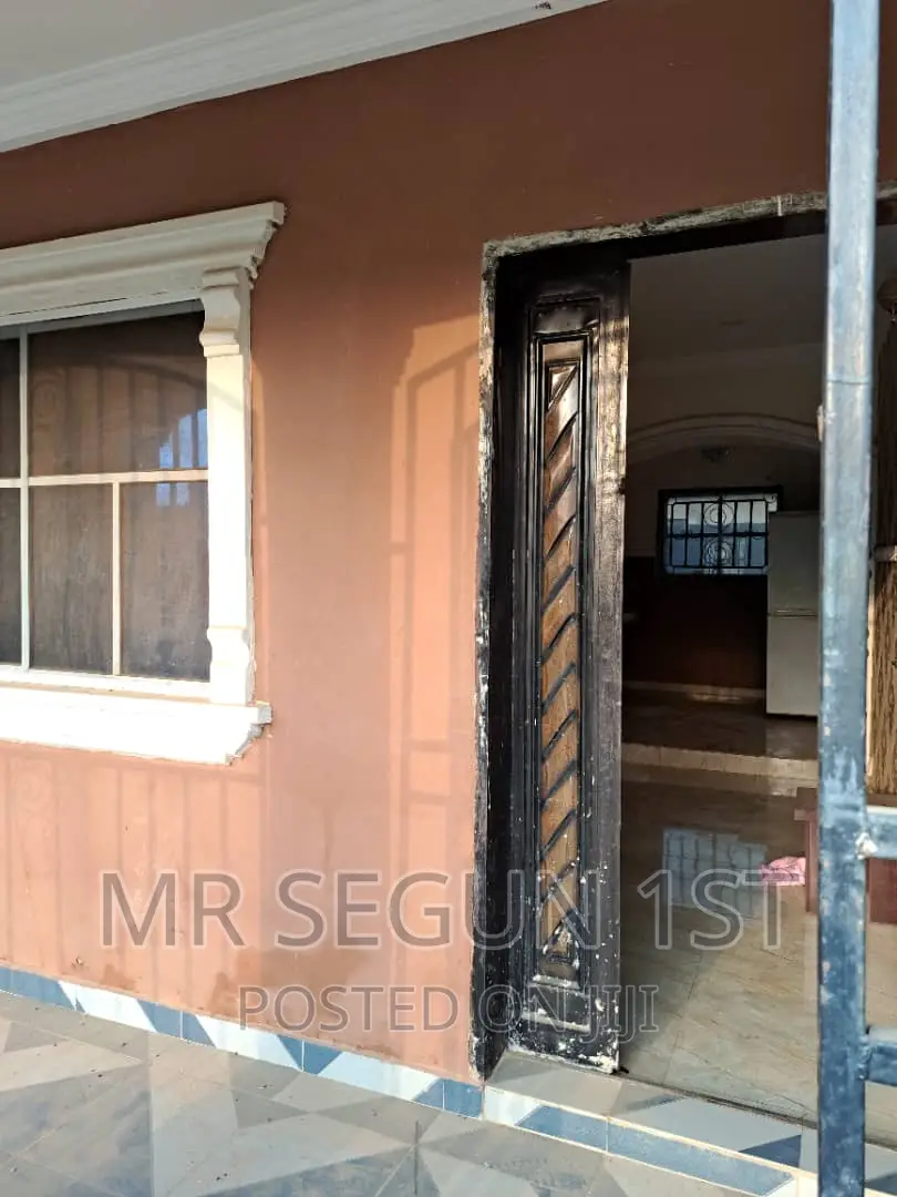 2bdrm Bungalow in Olorunkemi Estate, Akala Express for rent