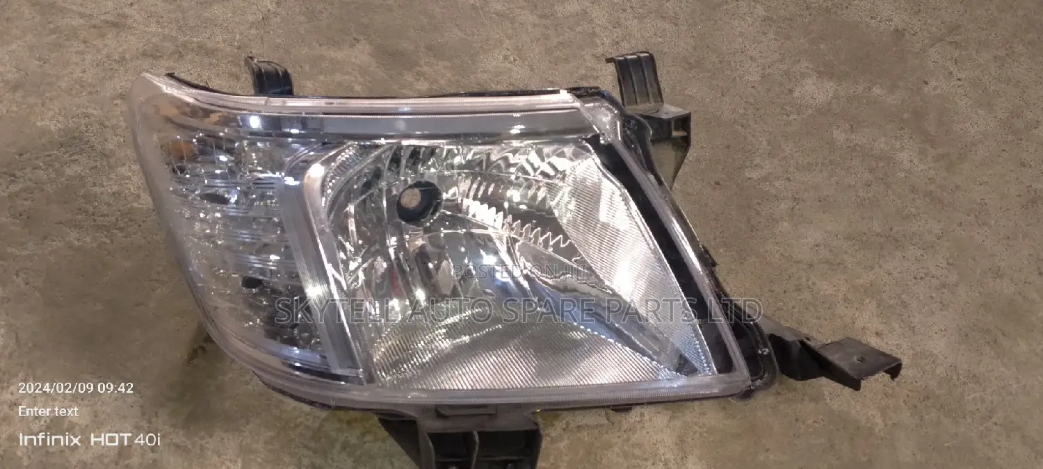 Complete Set of Hilux 2012 Head Lamp