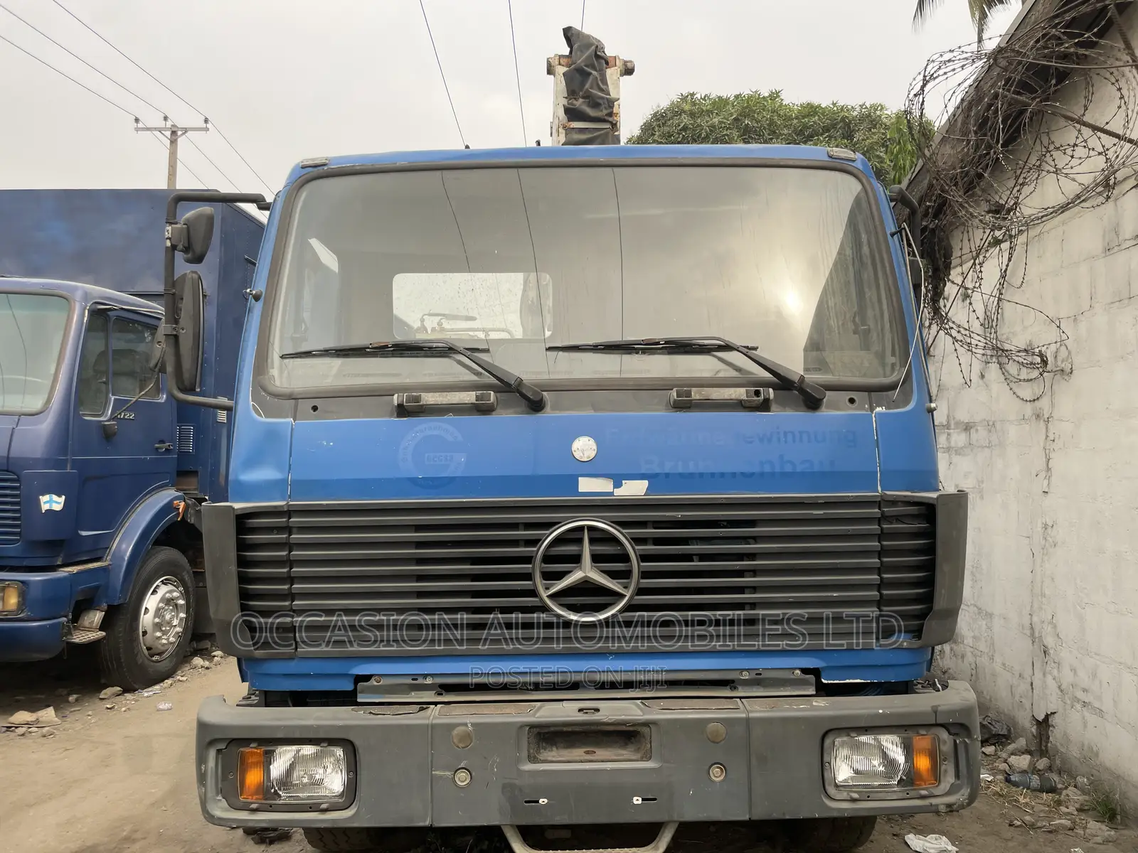 Mercedes Manlift Truck