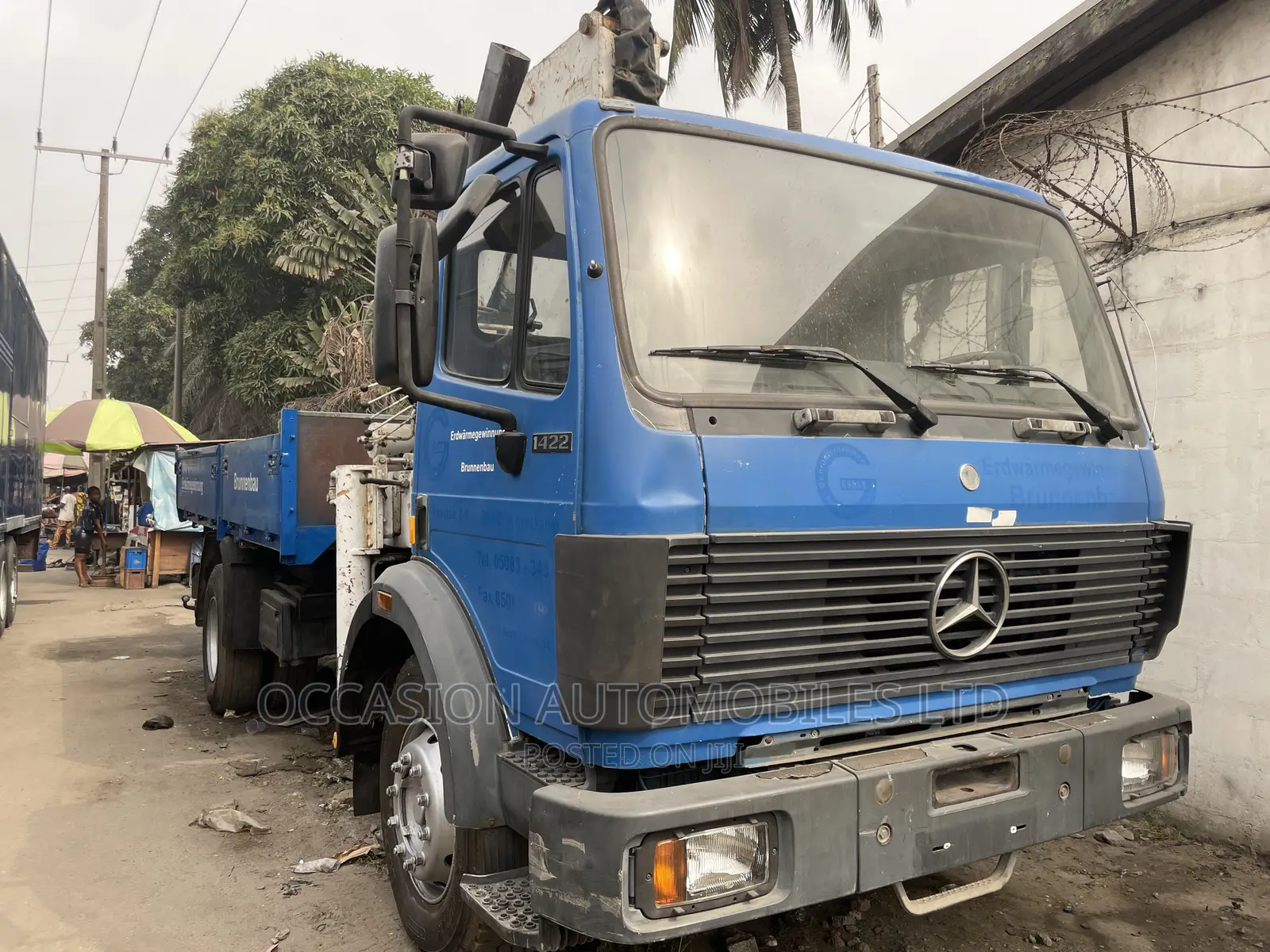 Mercedes Manlift Truck
