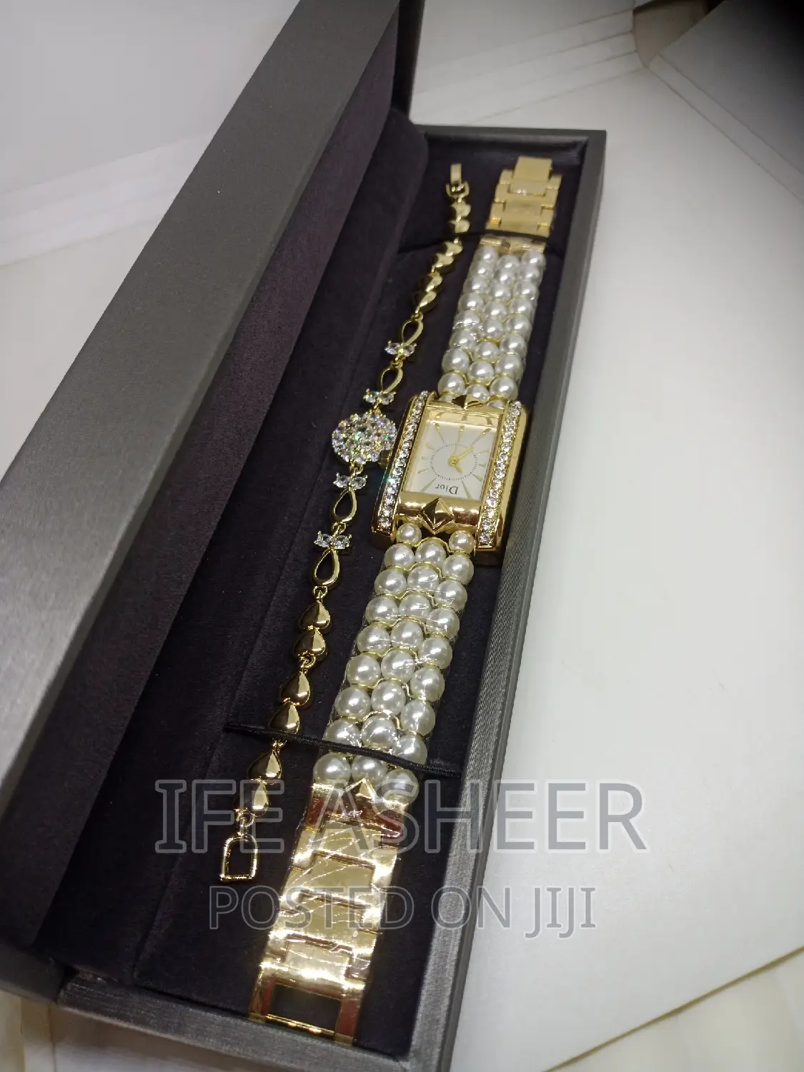 Dior Ladies Pearl Wristwatch With Bracelet - Gold