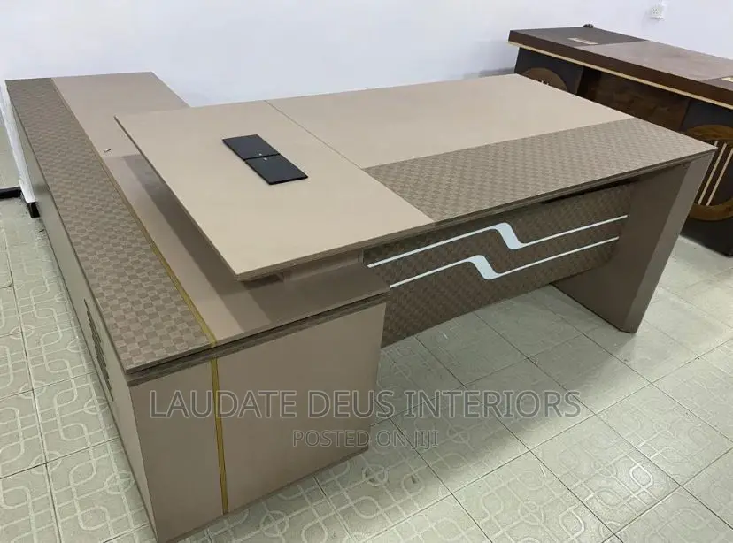 Executive Office Table With Extensive