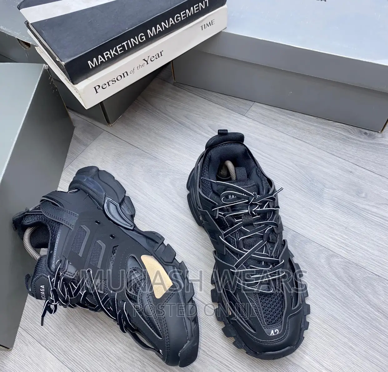 Luxury BALENCIAGA Track