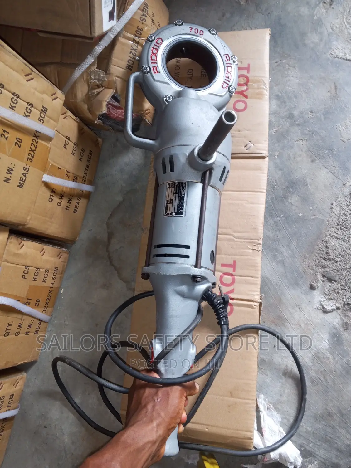 RIDGID 700 Hand Held Power Drive Pipe Threading Machine