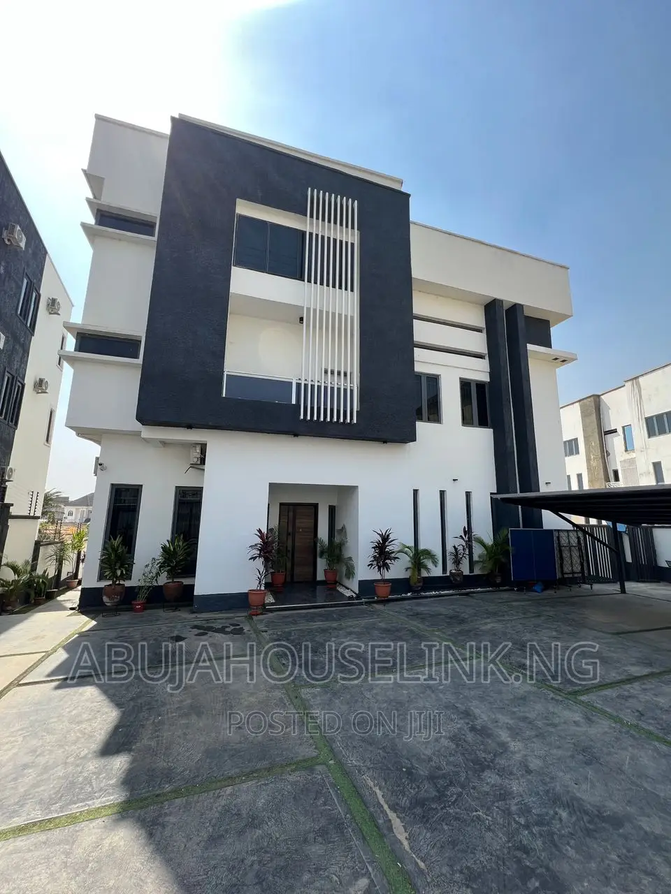 Furnished 5bdrm Duplex in Guzape Main Abuja for sale