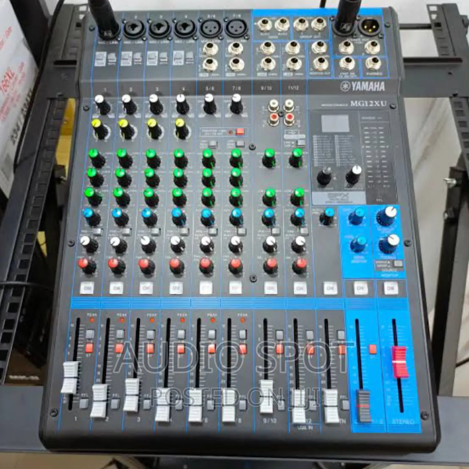 YAMAHA MG-12XU Professional Console Mixer