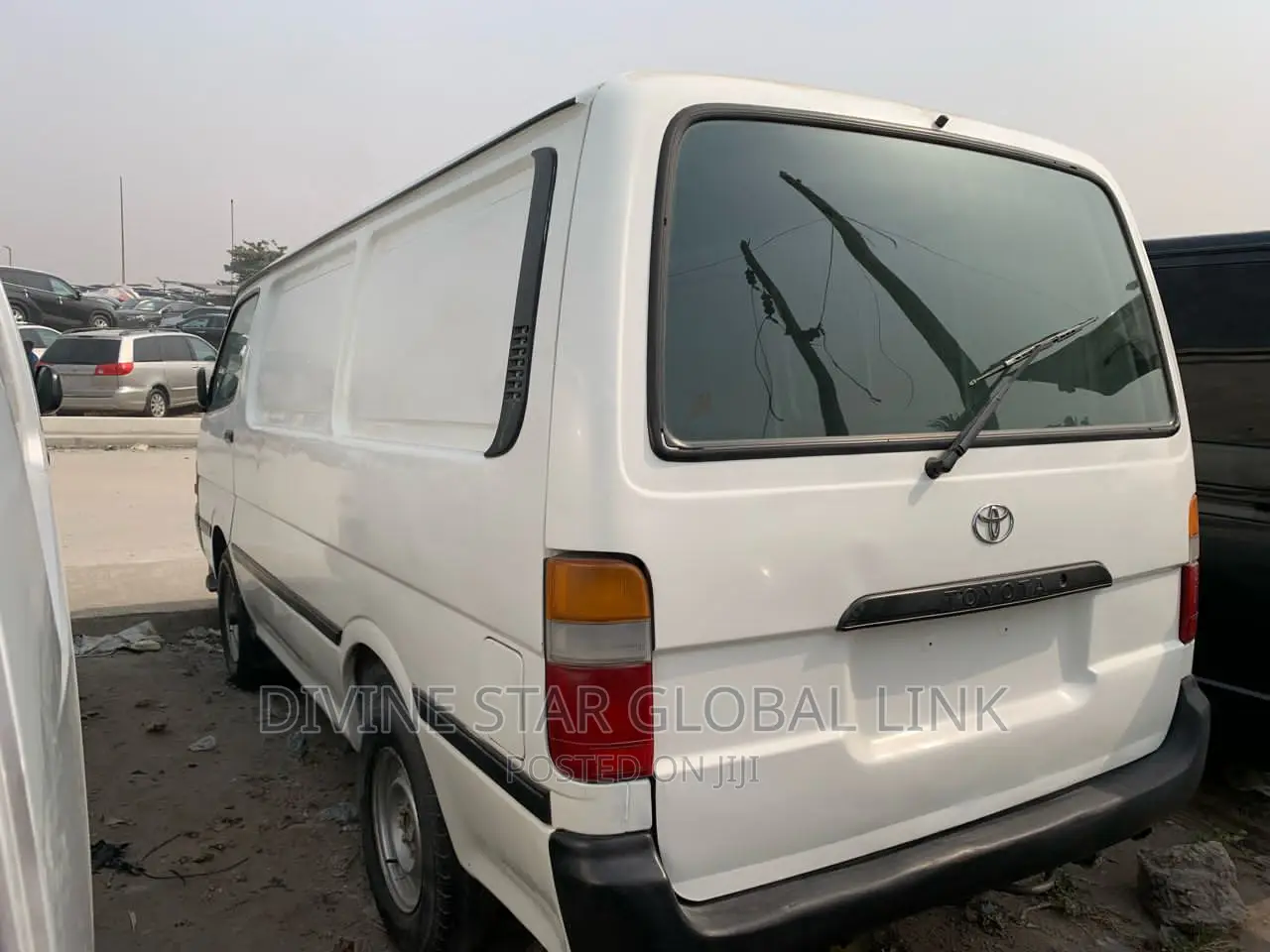 Toyota HiAce 2003 White