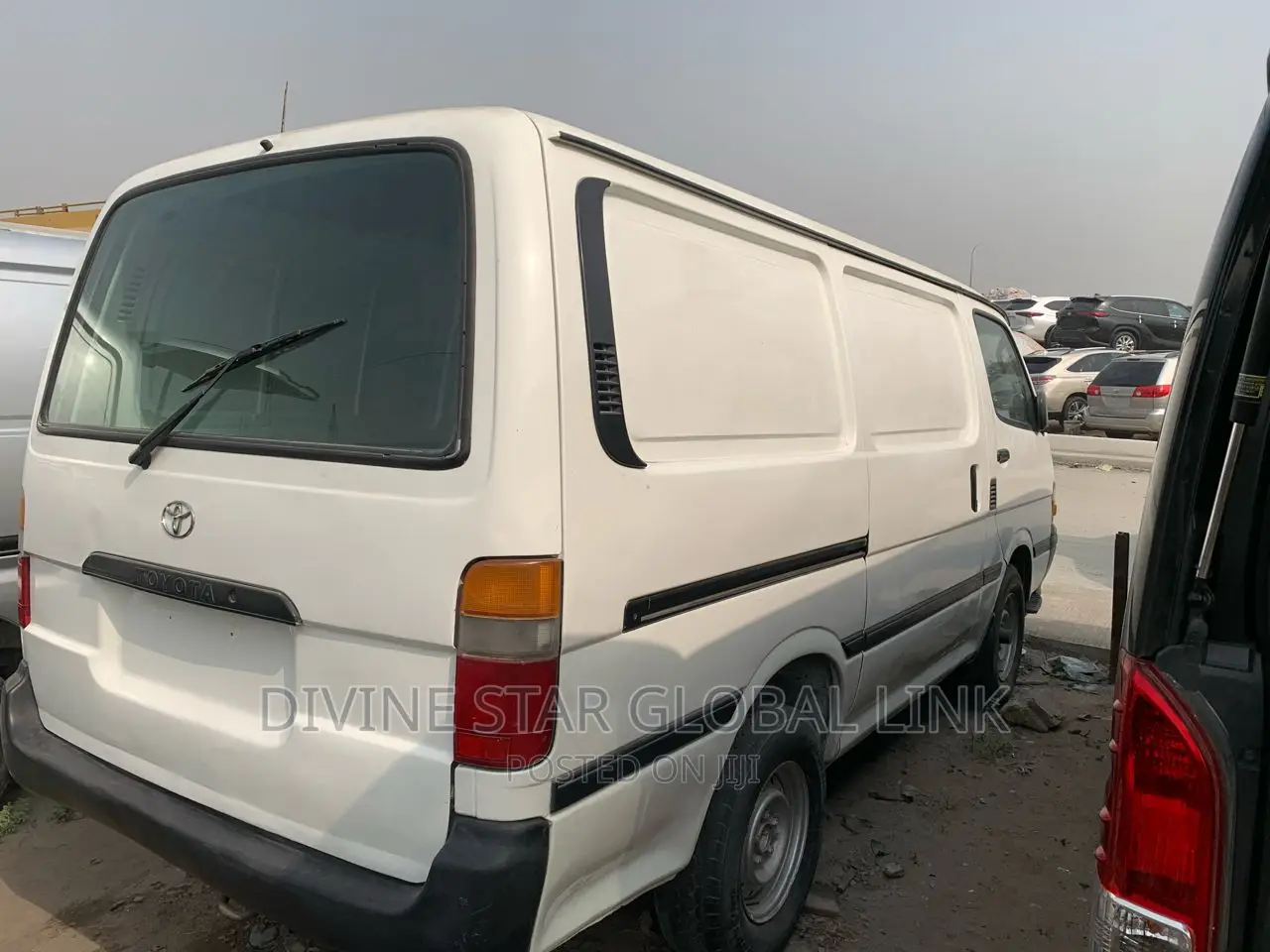 Toyota HiAce 2003 White