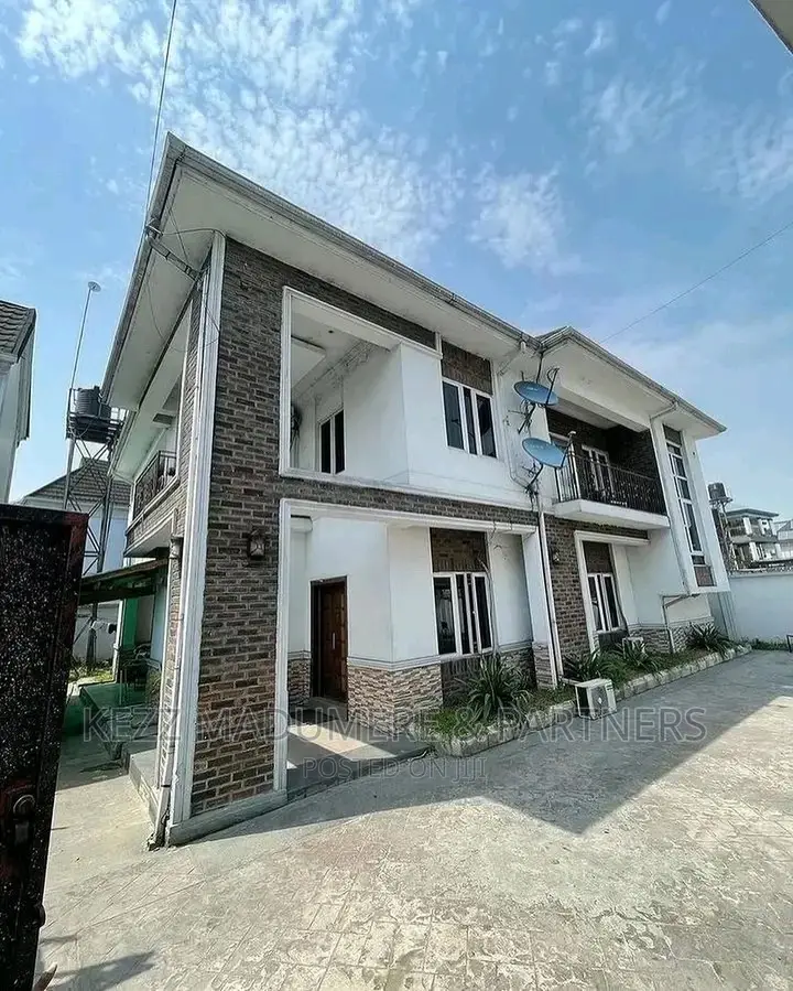 4bdrm Duplex in Dr Peter Odili, Port for sale