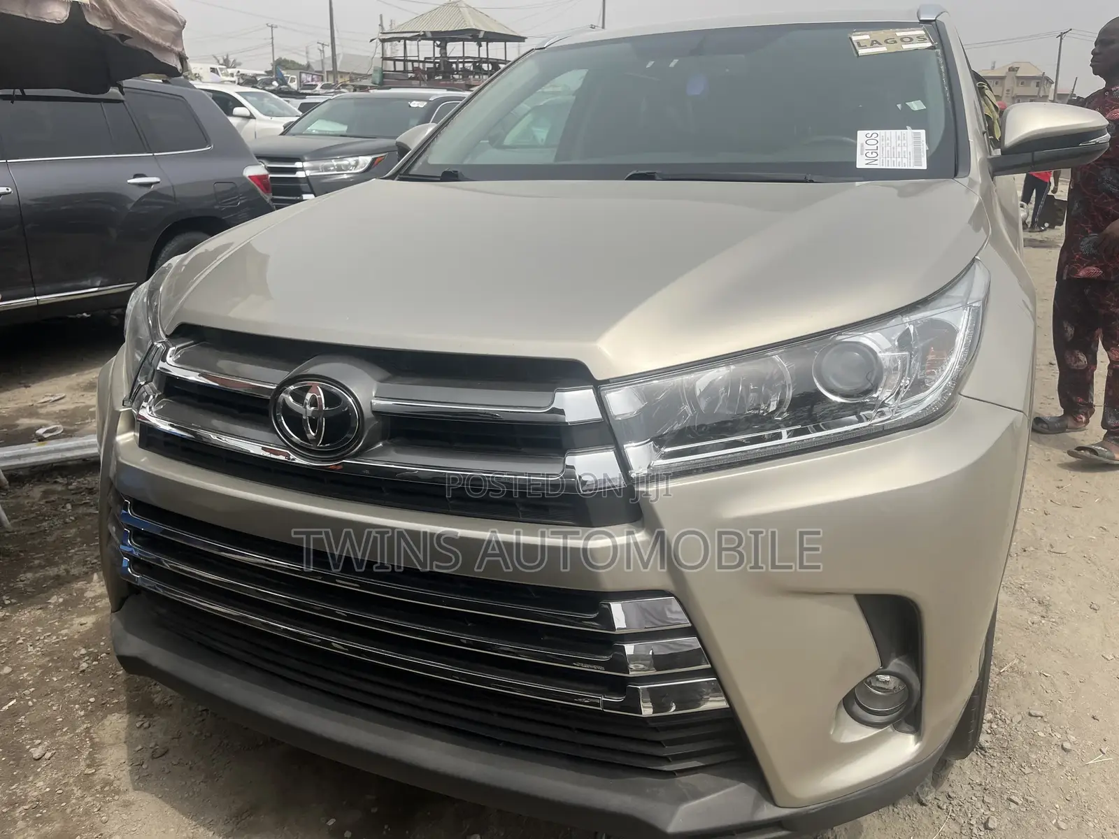 Toyota Highlander 2015 Gold