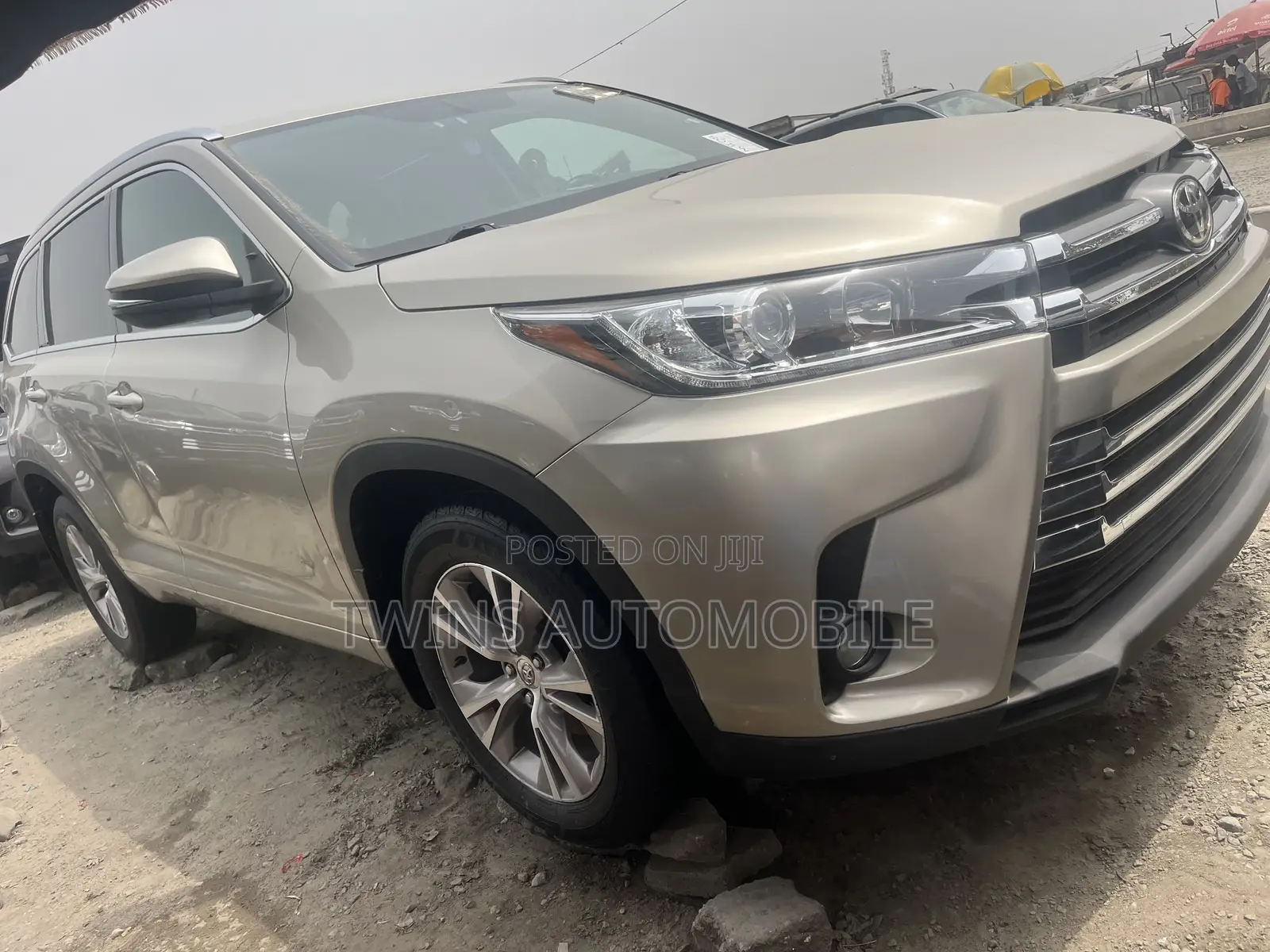Toyota Highlander 2015 Gold