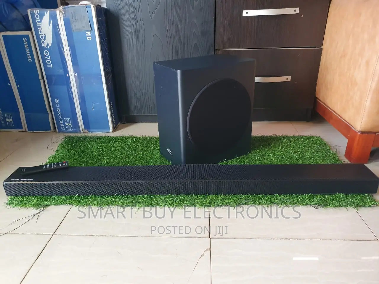 Looking New Samsung Q60R Sound Bar With Wifi/Bluetooth